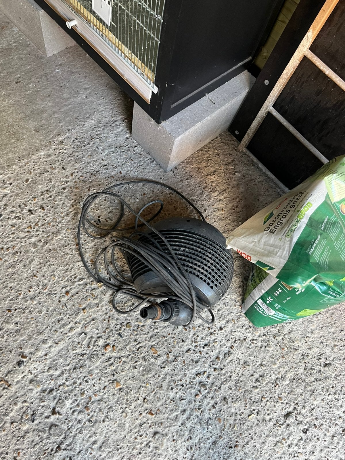 Vijverpomp fonteintje, Tuin en Terras, Vijver-toebehoren, Ophalen, Zo goed als nieuw, Vijverpomp
