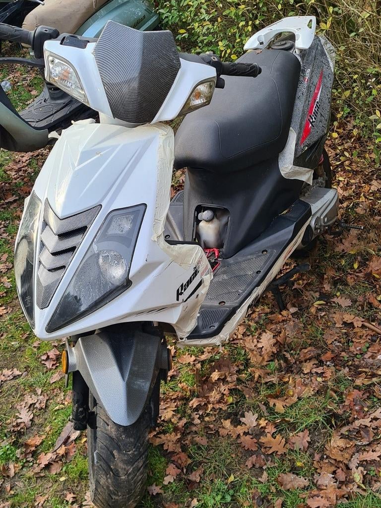 Trottinette 2 temps Keeway 50cc toutes pièces disponibles sé, Enlèvement ou Envoi