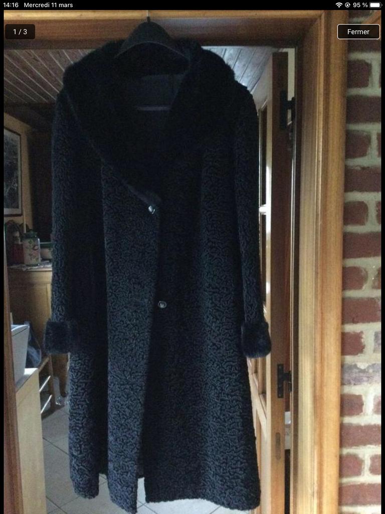 MANTEAU FOURRURE ASTRAKAN, Comme neuf