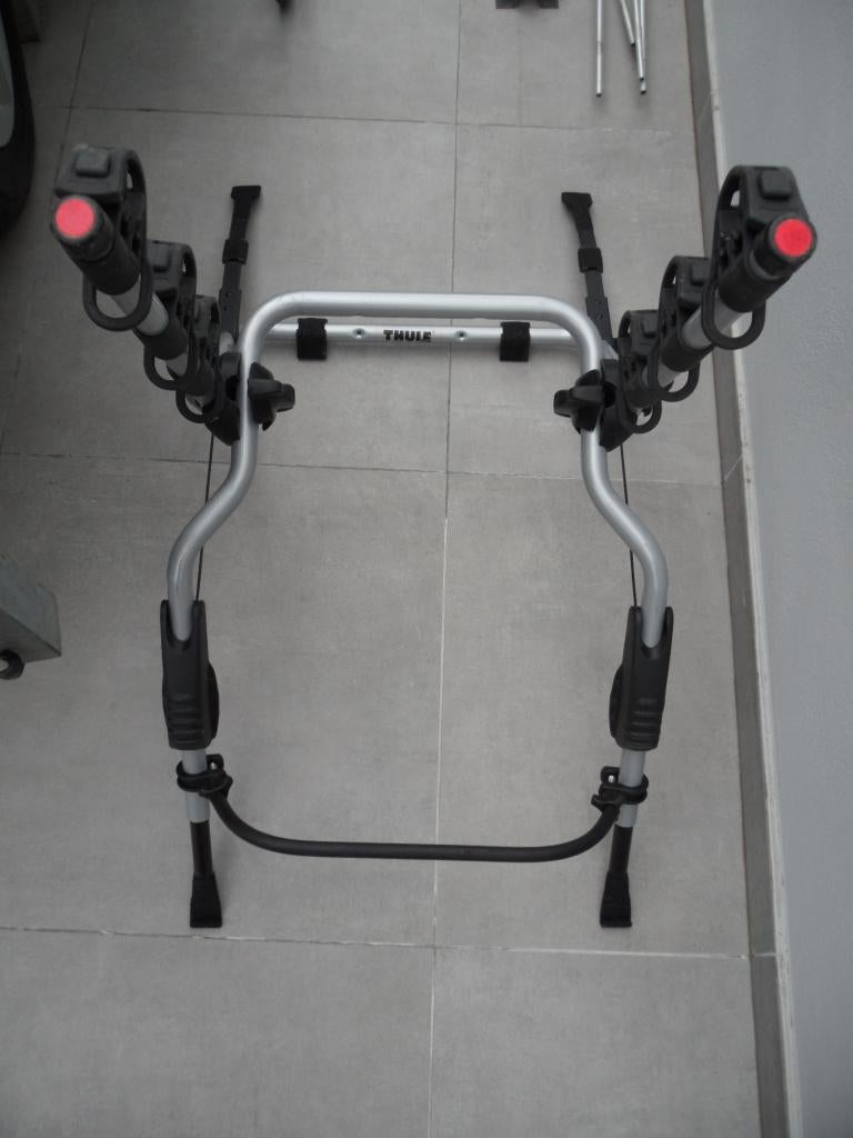 Porte vélo Hayon Thule pour 1 à 3 vélos, Autos : Divers, Porte-vélos, Enlèvement, Comme neuf