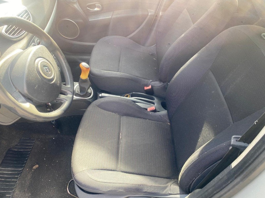 Renault Clio 3, Autos, Argent ou Gris, Boîte manuelle, 5 portes, Particulier