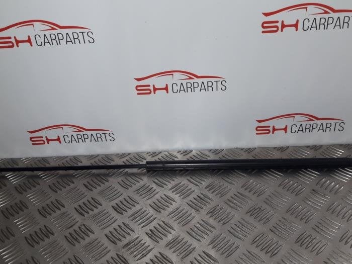 Amortisseur capot moteur gauche d'un Audi A3, Autos : Pièces & Accessoires, -, 3 mois de garantie, Audi, Utilisé