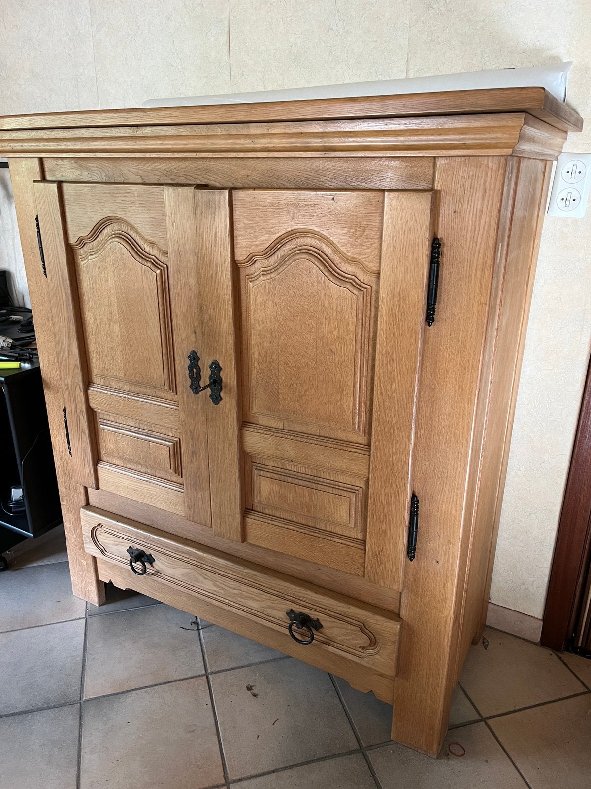 Armoire en bois sur pieds, Enlèvement, Utilisé, Moins de 150 cm, 100 à 150 cm