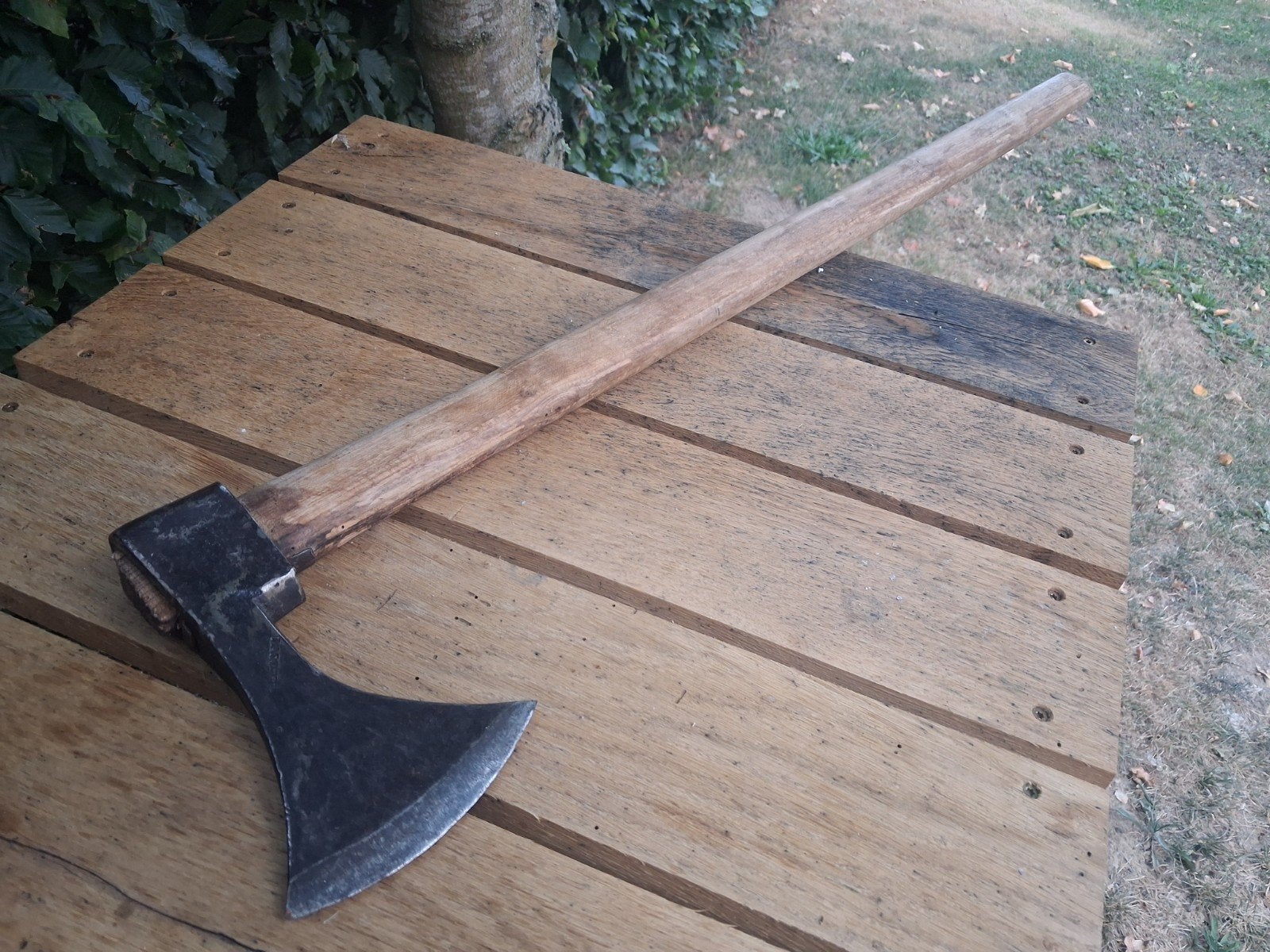'Viking style' bijl made in france, Tuin en Terras, Hand-tuingereedschap, Ophalen, Bijl