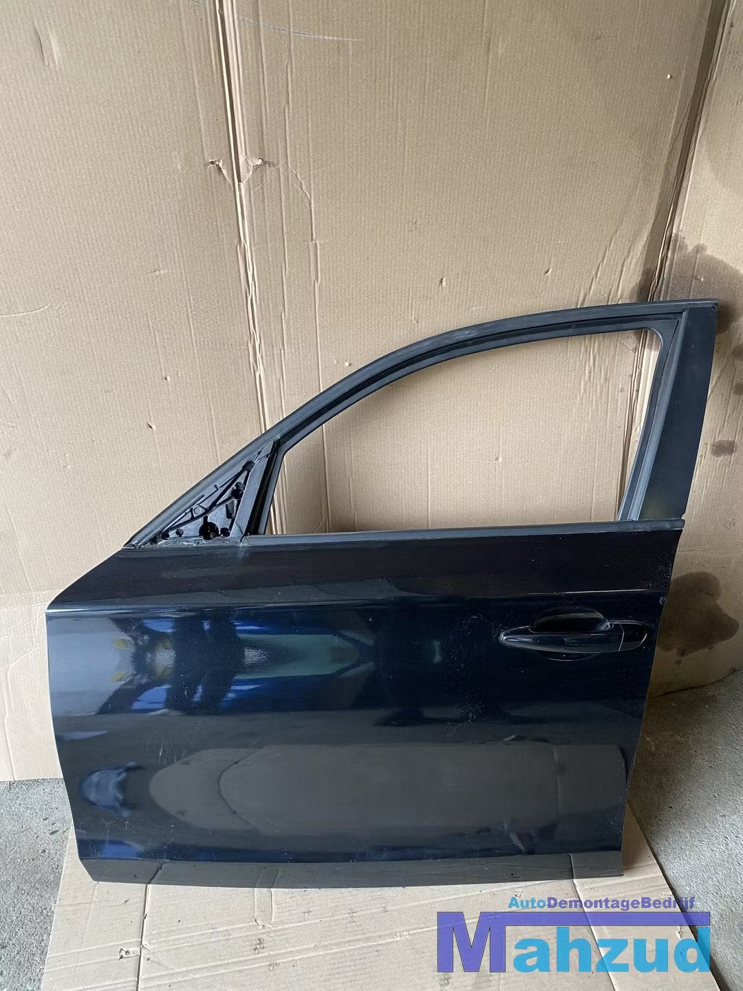 BMW 1 SERIE E81 ZWART 475/9 Links voor deur portier 5 deurs, Petuelring 130
80788  Munich, DE, Gebruikt, Deur, Info@bmw.de