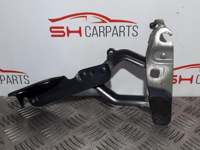 Motorkap Scharnier van een Ford Fiesta, Gebruikt, -, -, Ophalen of Verzenden