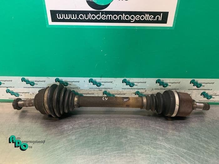 Arbre de transmission avant gauche d'un Peugeot 308 (308 08-, -, 3 mois de garantie, Utilisé, -