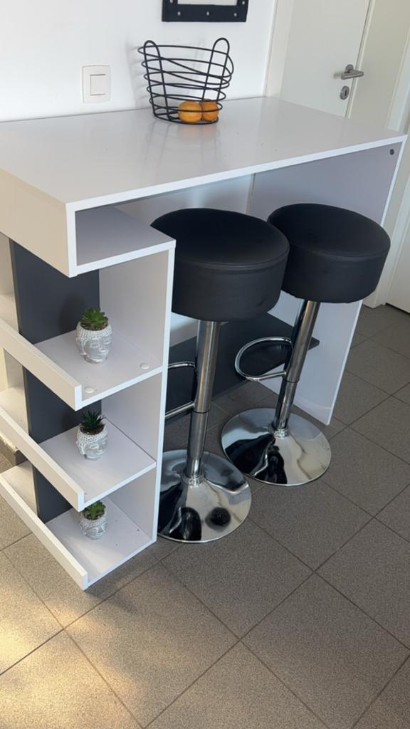 Table haute et tabouret, Maison & Meubles