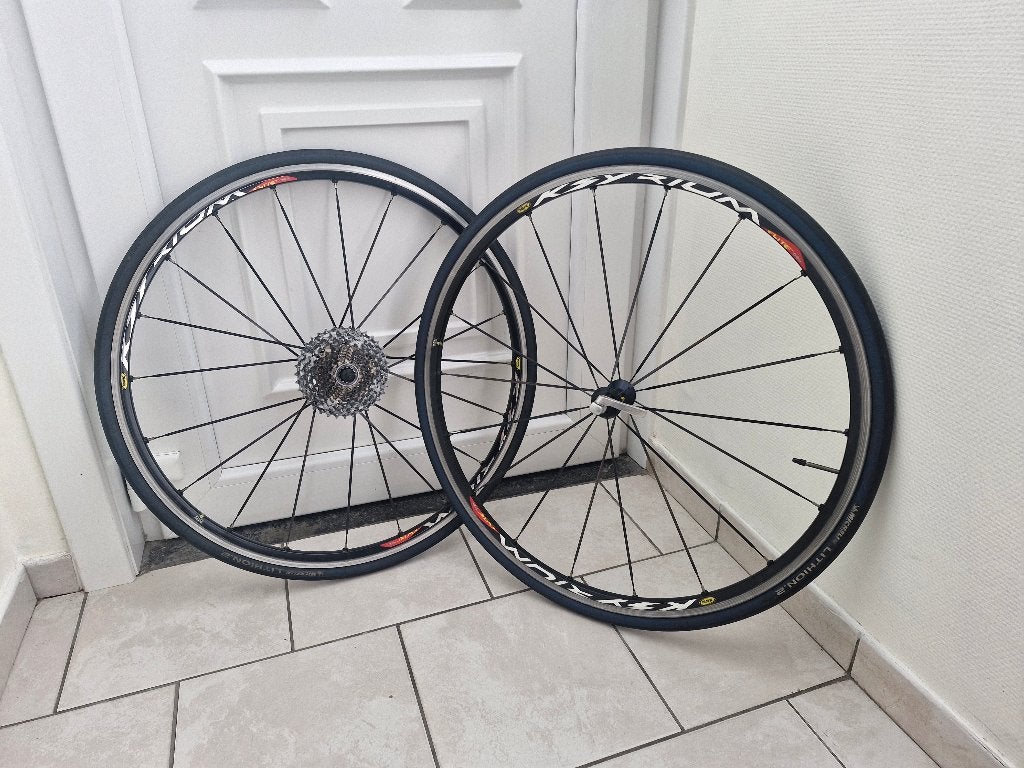 ROUES MAVIC KSYRIUM ELITE, Vélos & Vélomoteurs, Enlèvement