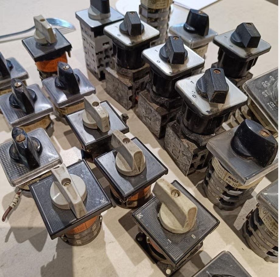 nokken schakelaars 10 stuks, Bricolage & Construction, Électricité & Câbles, Enlèvement, Utilisé, Siemens