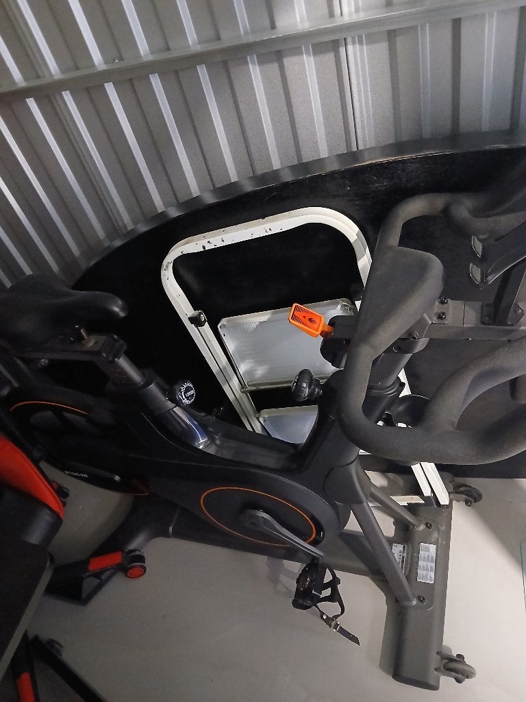 Vélo d'intérieur, Sports & Fitness, Appareils de fitness, Utilisé, Vélo de spinning, Jambes, Abdominaux, Métal, Enlèvement