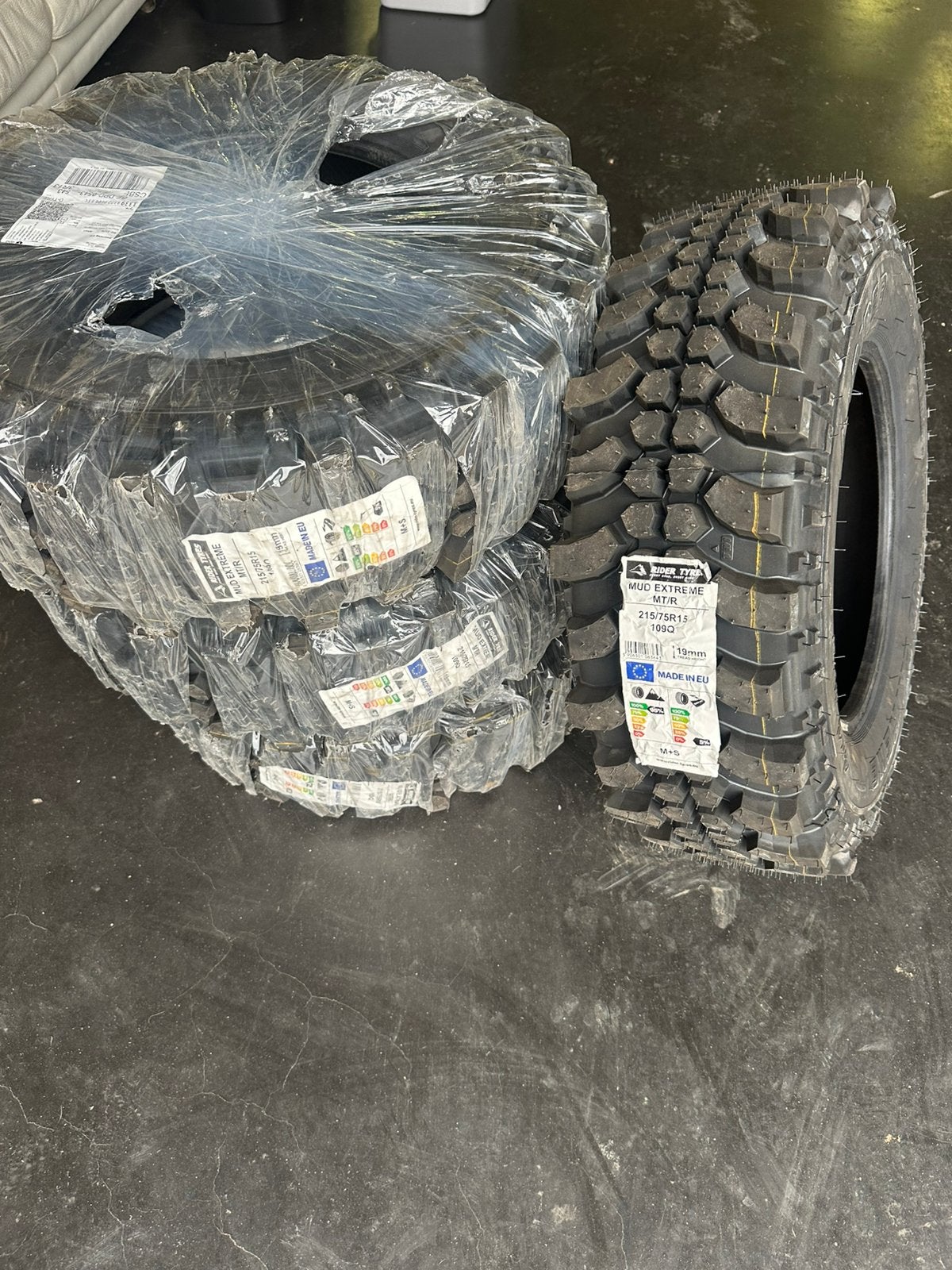 Banden 215/75 R15 1090 Mud extreme, Auto diversen, Autosport-onderdelen, Ophalen, Nieuw