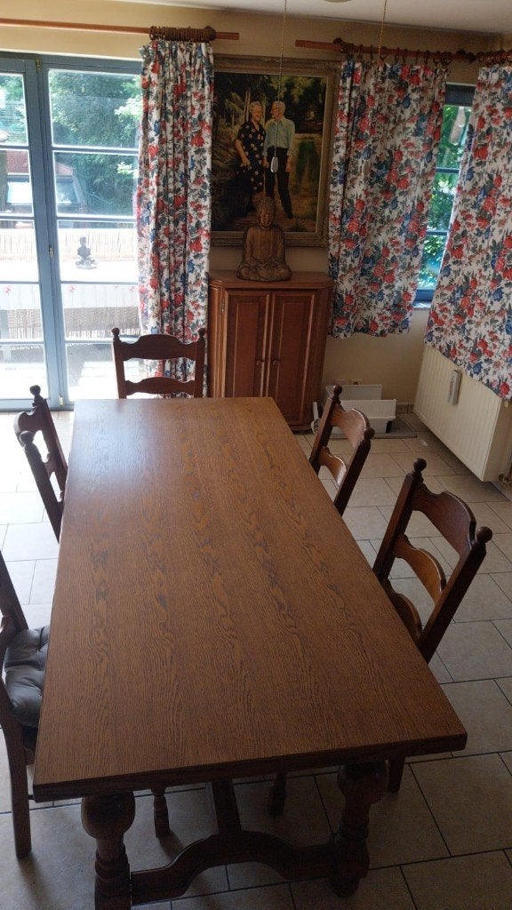 salle à manger en Chêne massif de couleur foncée, Enlèvement, Comme neuf, Chêne massif, 4 à 6 chaises