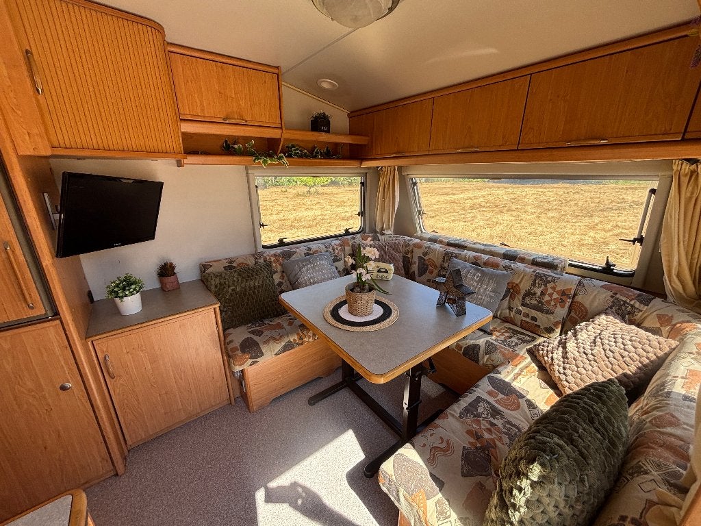 Leuke Knaus Caravan met stapelbed MTM: 1.300kg met leufel., Rondzit, Bedrijf, 5 tot 6 meter, Knaus