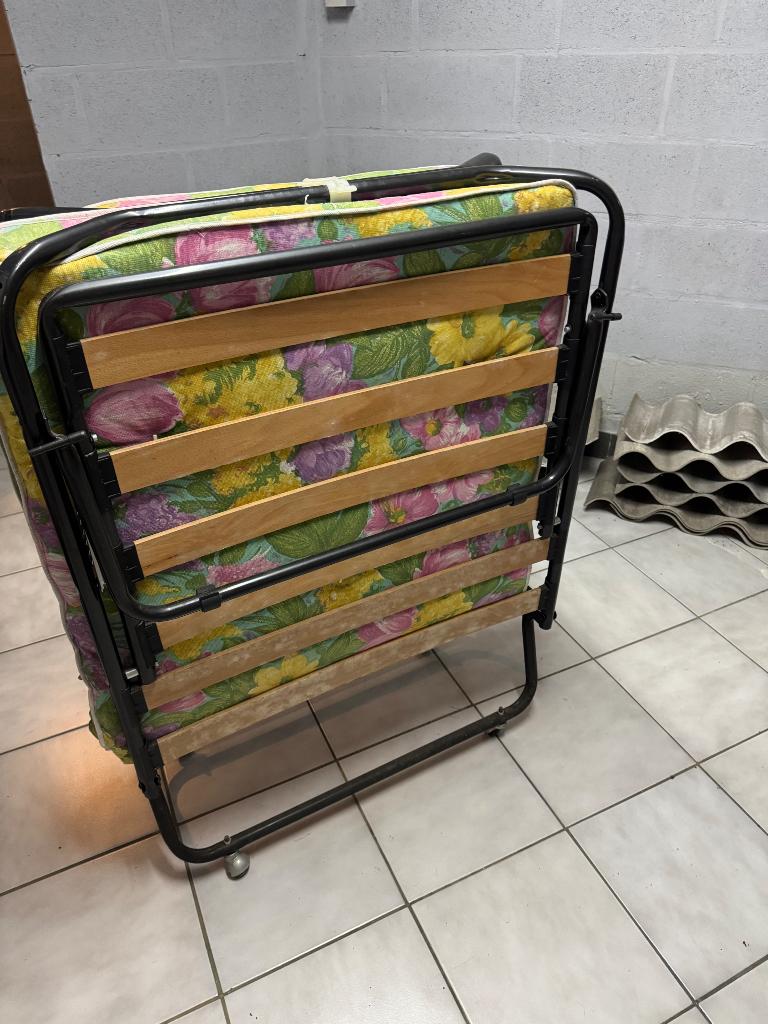 Opklapbed nieuw, Huis en Inrichting, Slaapkamer | Slaapbanken, Nieuw, 90 cm, 200 cm, Eenpersoons, Grijs, Ophalen