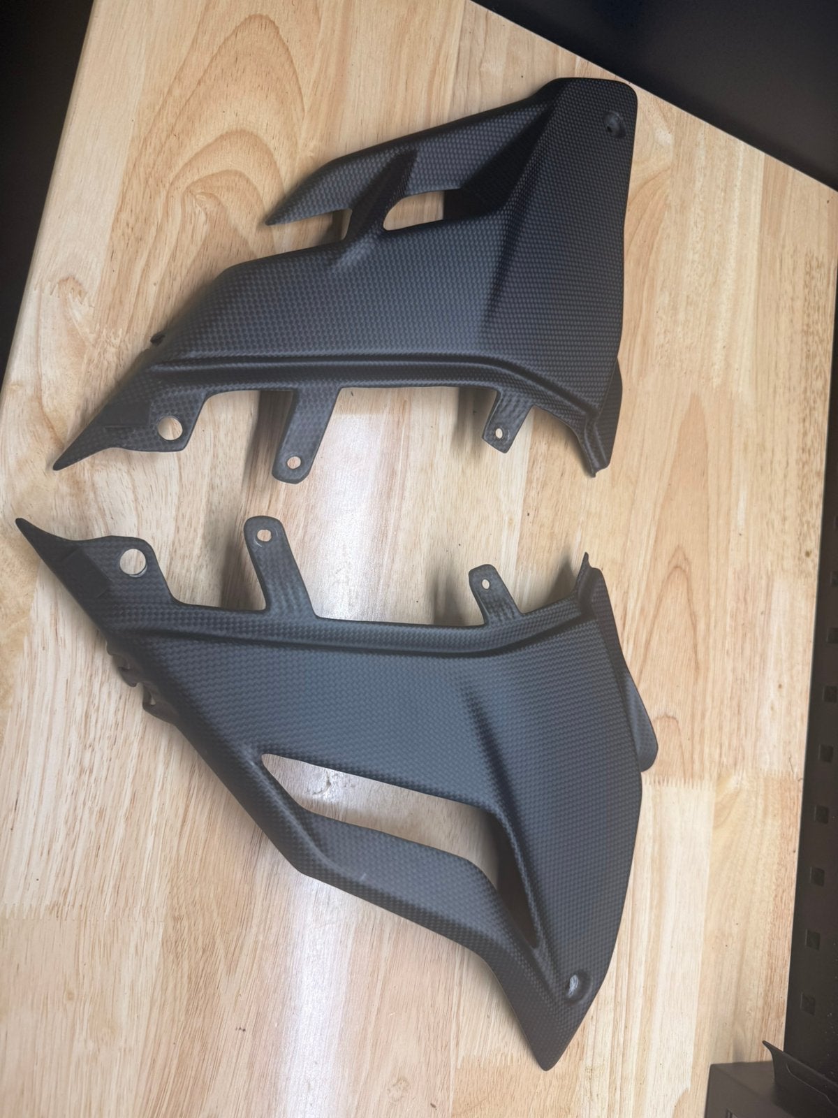 Ducati streetfighter v4 v4s v4sp carbon bellypan, Enlèvement ou Envoi, Neuf