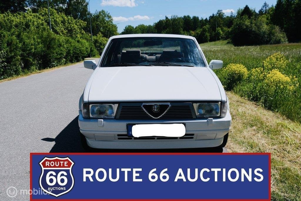 Alfa Romeo 75 2.0 Carburettor | 1986 | Route 66 Auctions, Zwart, Bedrijf, Handgeschakeld, Overige carrosserie