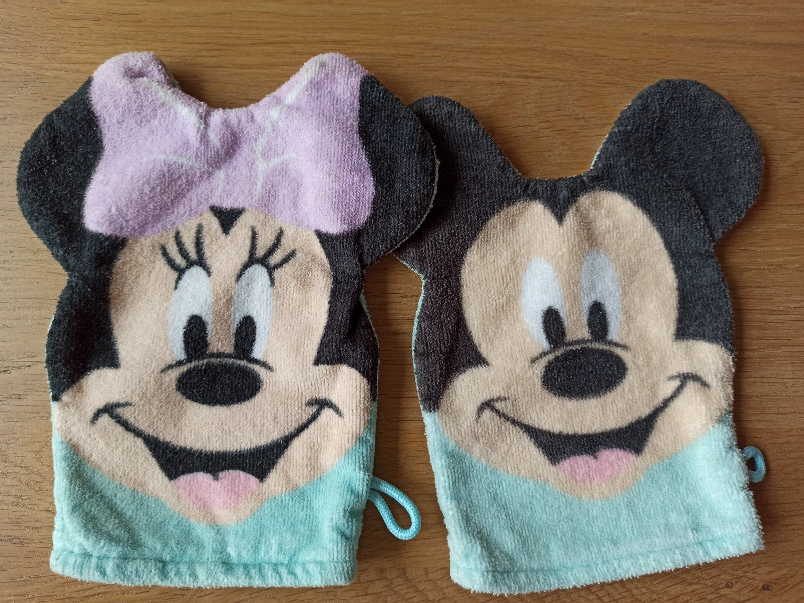 Disney washandjes set – Mickey & Minnie Mouse (Mintgroen), Verzamelen, Ophalen of Verzenden, Mickey Mouse, Zo goed als nieuw, Kleding of Textiel