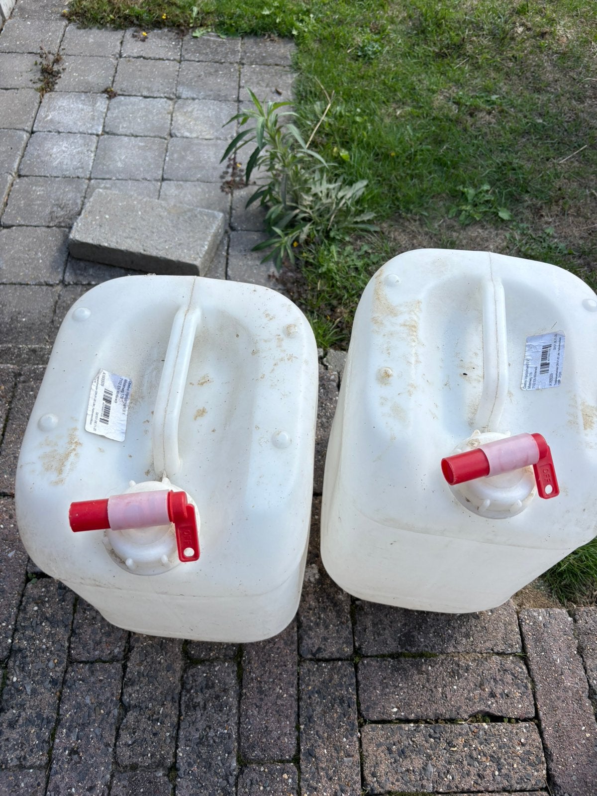 Bidon's 20L, Tuin en Terras, Regentonnen, Ophalen, Overige materialen, Gebruikt, Met kraantje