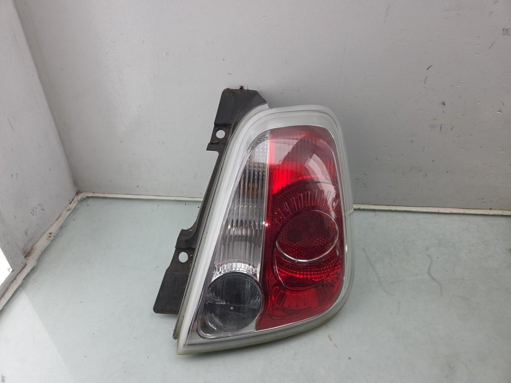 FEU ARRIÈRE DROIT Fiat 500 (312) (|51885546|), Autos : Pièces & Accessoires, FCA Germany GmbH, IPC D1-09 Bahnhofsplatz
65423  Rüsselsheim am Main, DE