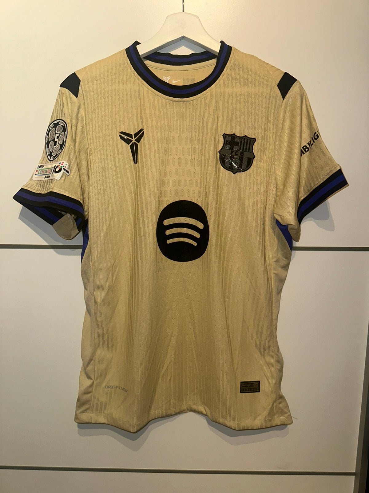 Lamine Yamal Barcelona shirt, Maat M, Ophalen of Verzenden, Nieuw, Shirt