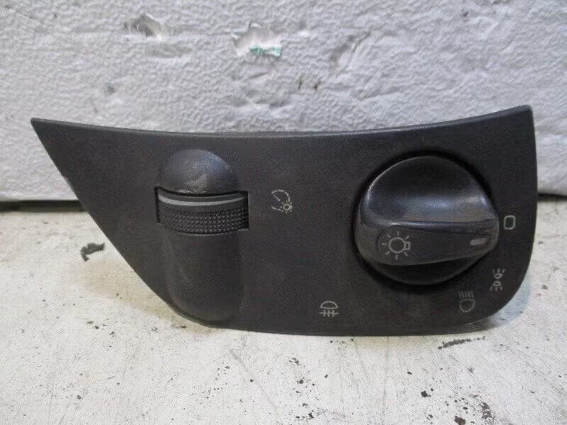 LICHTSCHAKELAAR Volkswagen Polo III (6N1) (6n1-941-531-h), Berliner Ring 2 38440 Wolfsburg, DE, Enlèvement ou Envoi, Volkswagen