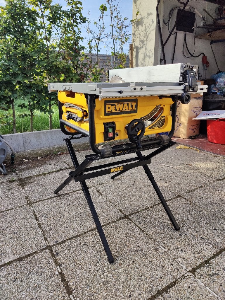 Dewalt tafelzaag, DeWalt, 1200 watts ou plus, 30 à 70 mm, Enlèvement