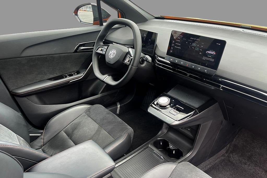MG MG4 64 kWh Xpower, Auto's, Automaat, 1803 kg, Stof, 320 kW