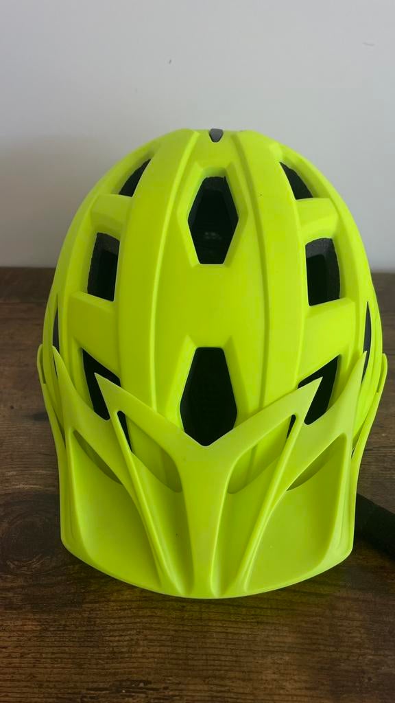 Neon fietshelm + regenhoes / bike helmet high visibility, Ophalen of Verzenden, Zo goed als nieuw, L, Heer of Dame