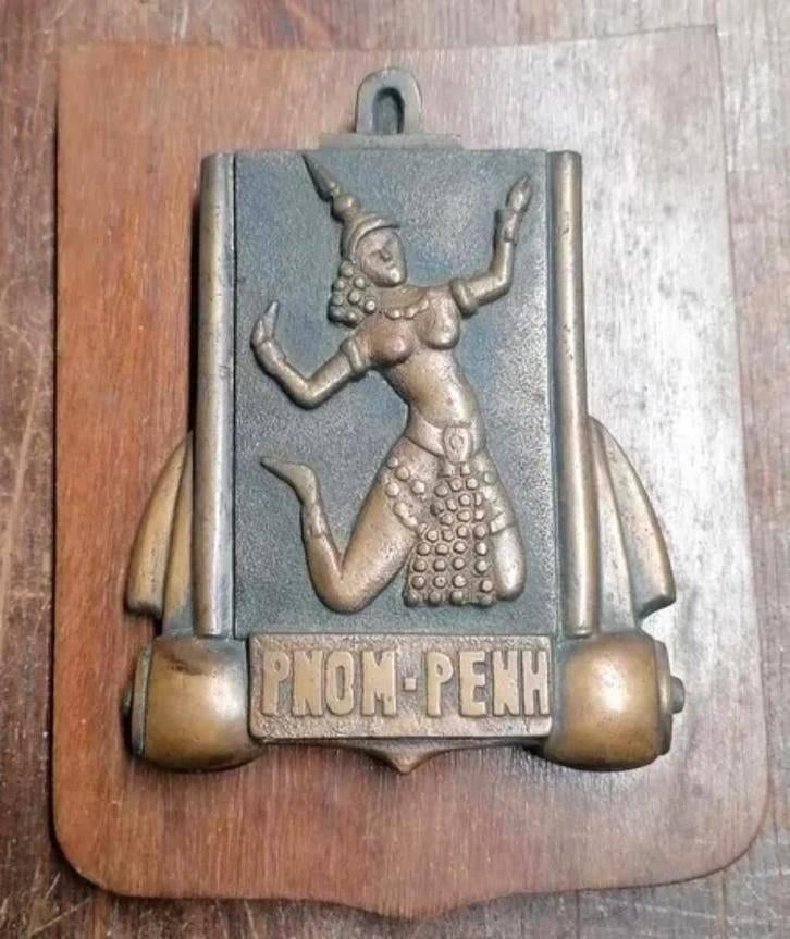 Plaque patrouilleur militaire pnom-penh WW2, Collections, Objets militaires | Seconde Guerre mondiale, Envoi, Marine, Emblème ou Badge