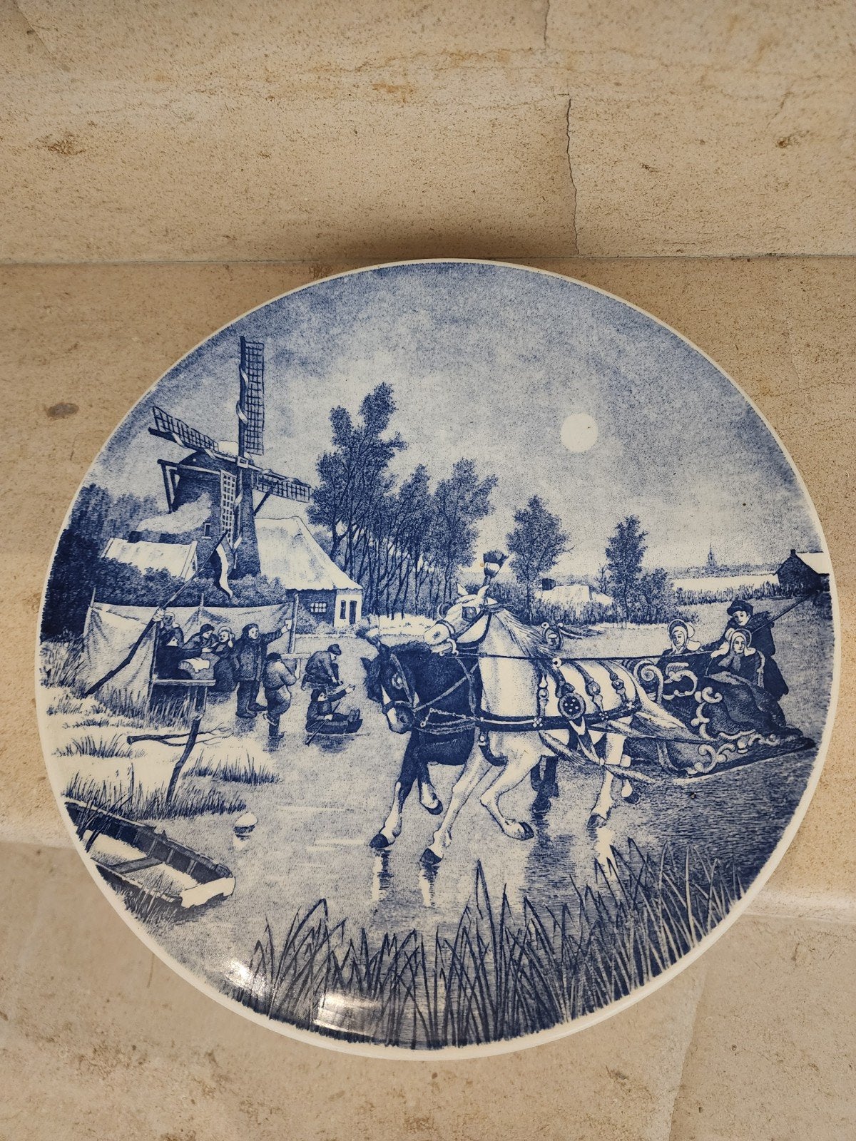 Diamètre d une assiette classique. Delf bleu très détaillée, Antiquités & Art, Enlèvement