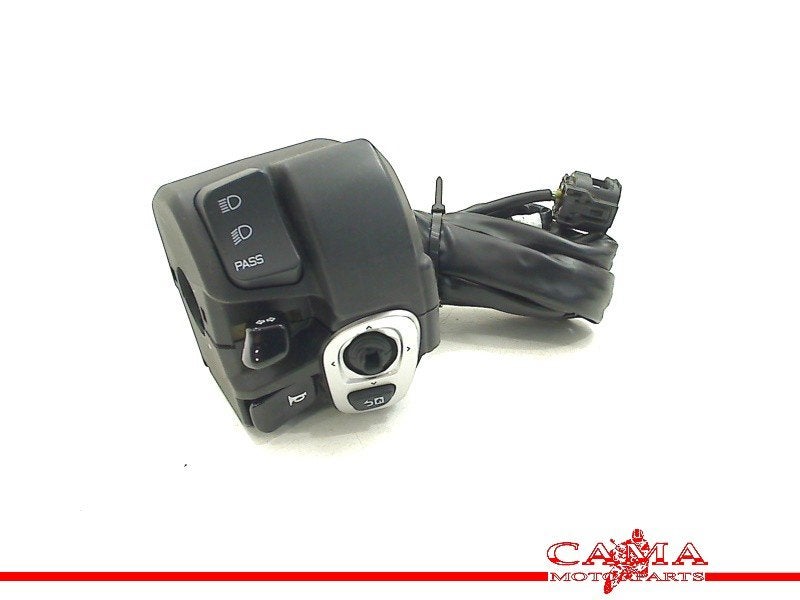 STUURSCHAKELAAR LINKS Yamaha XP 560 T-MAX 2022- (XP560 B7M), Dhr. S. di Majo, Gebruikt, Info@cama-motorparts.nl, P.J. Troelstraweg 8 8
3144 CX  MAASSLUIS, NL