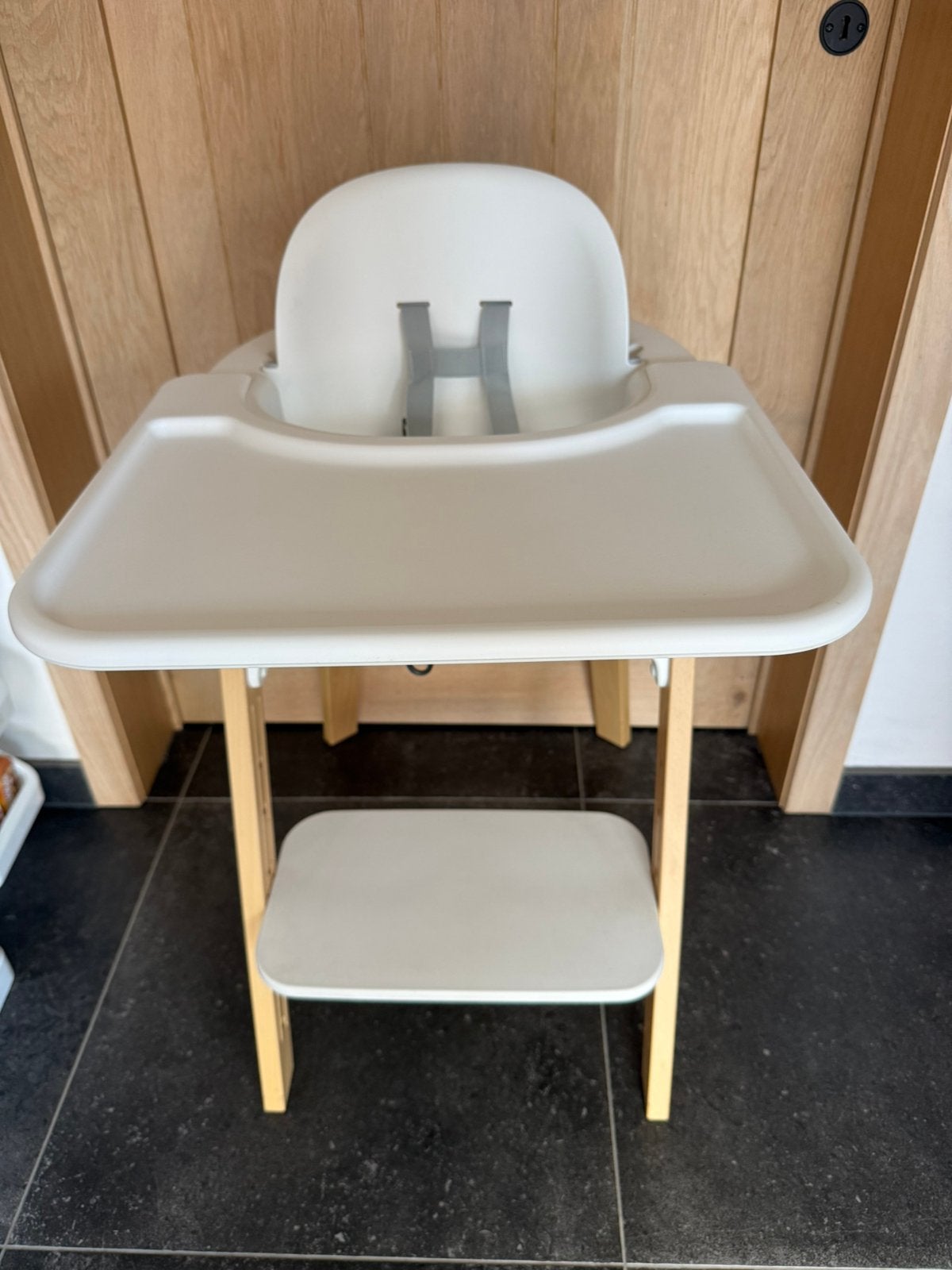 Stokke eetstoel baby tot en met kleuter zeer goede staat, Kinderen en Baby's, Ophalen, Zo goed als nieuw, Meegroeistoel, Gordel(s)