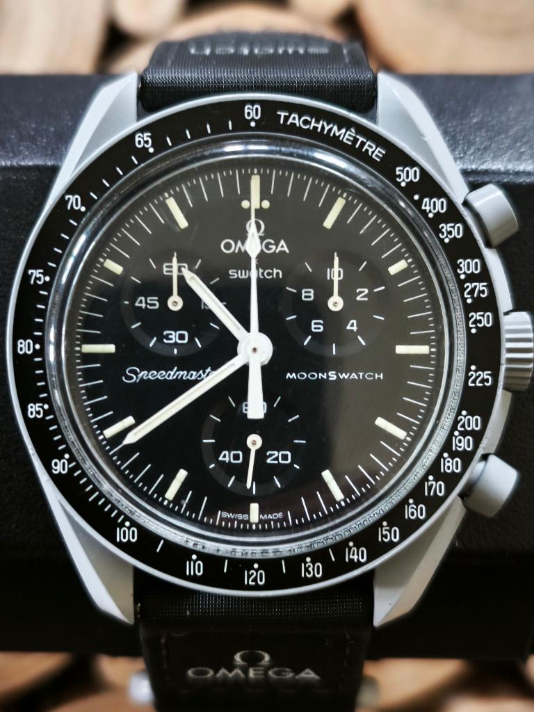 Moonswatch Moon, Handtassen en Accessoires, Horloges | Heren, Ophalen of Verzenden, Nieuw, Polshorloge, Swatch