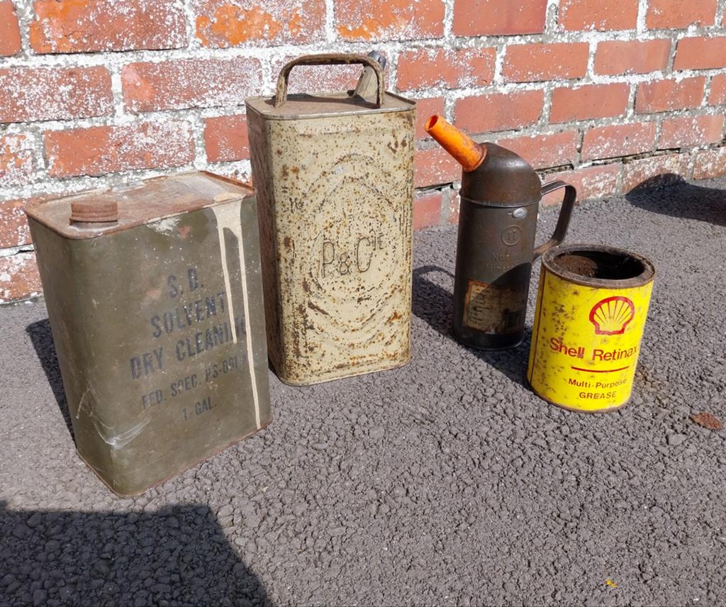 Lot de jerycans, bidons d'huile, années 1940, Enlèvement ou Envoi