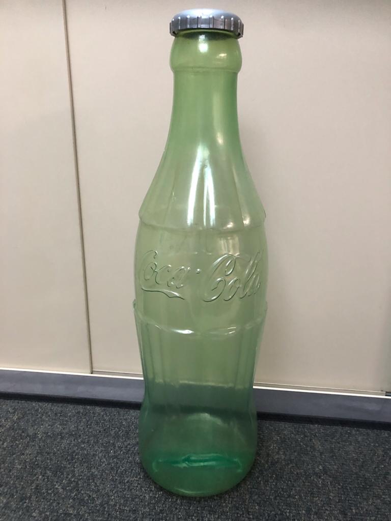 Grote pvc coca cola fles 60 cm begin jaren 70, Verzamelen, Glas en Drinkglazen, Ophalen, Gebruikt