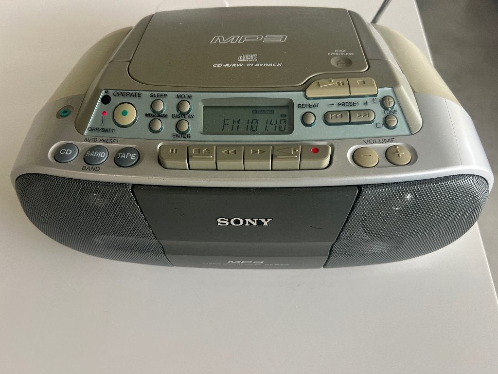 Draagbare radio Sony, Ophalen of Verzenden, Gebruikt, Radio