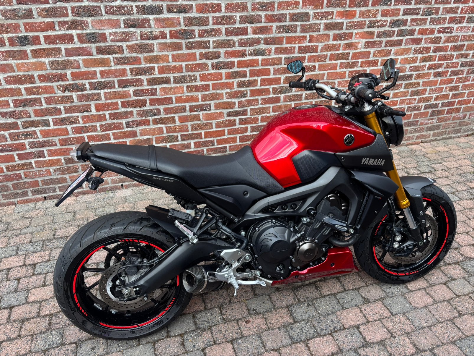 Yamaha MT09, Motoren, Bedrijf