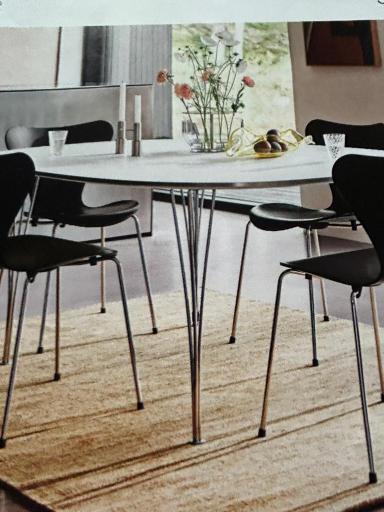 Design tafel en 4 stoelen van Fritz Hansen, Enlèvement, Utilisé