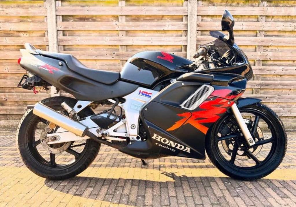 Honda nsr125 10kw Belgische documenten op gewone nr plaat, Motoren, Particulier, 125 cc, 11 kW of minder, 1 cilinder