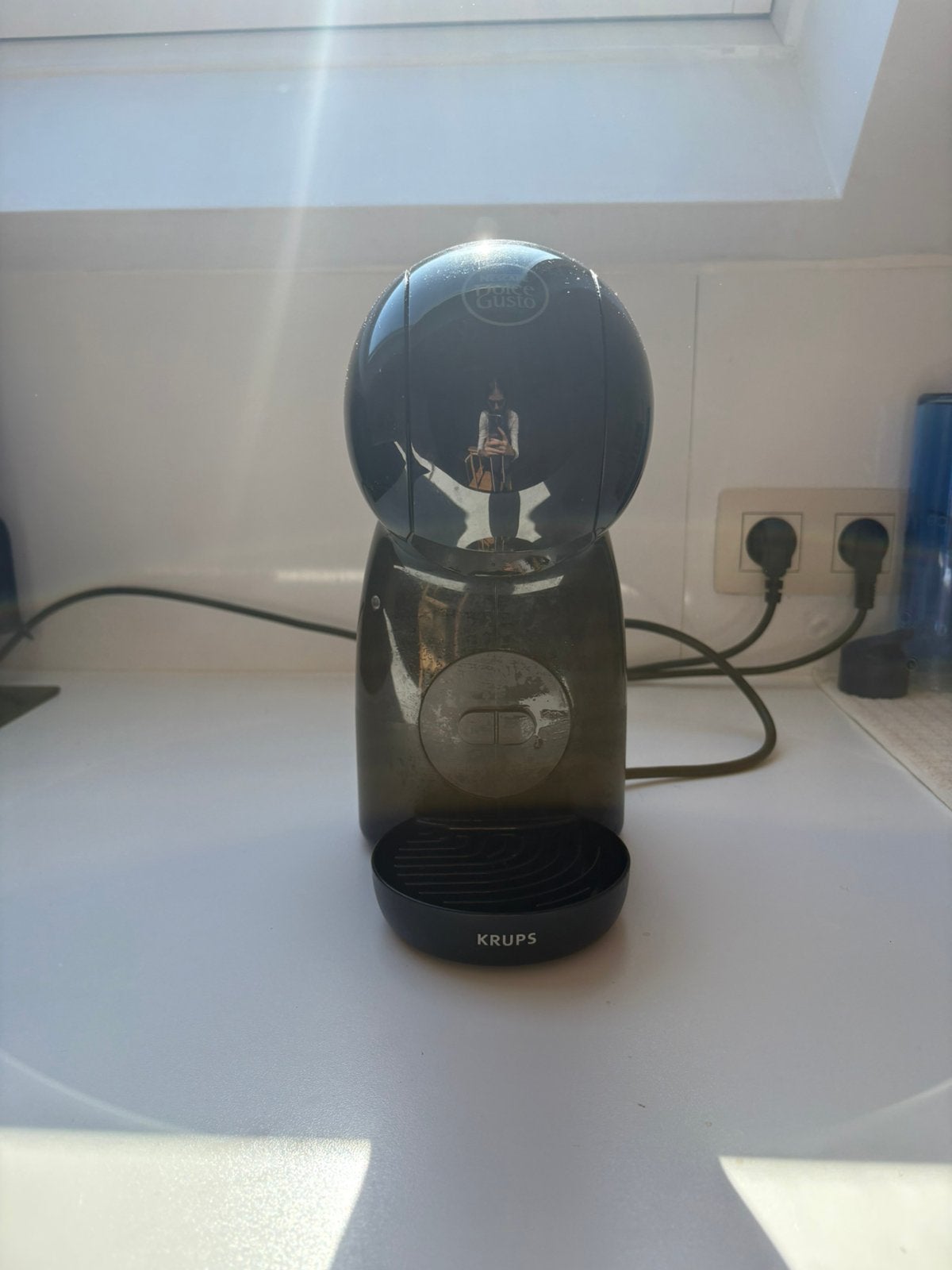 Cafetière Dolce Gusto, Enlèvement, Comme neuf, Dosettes et capsules de café, Réservoir d'eau amovible