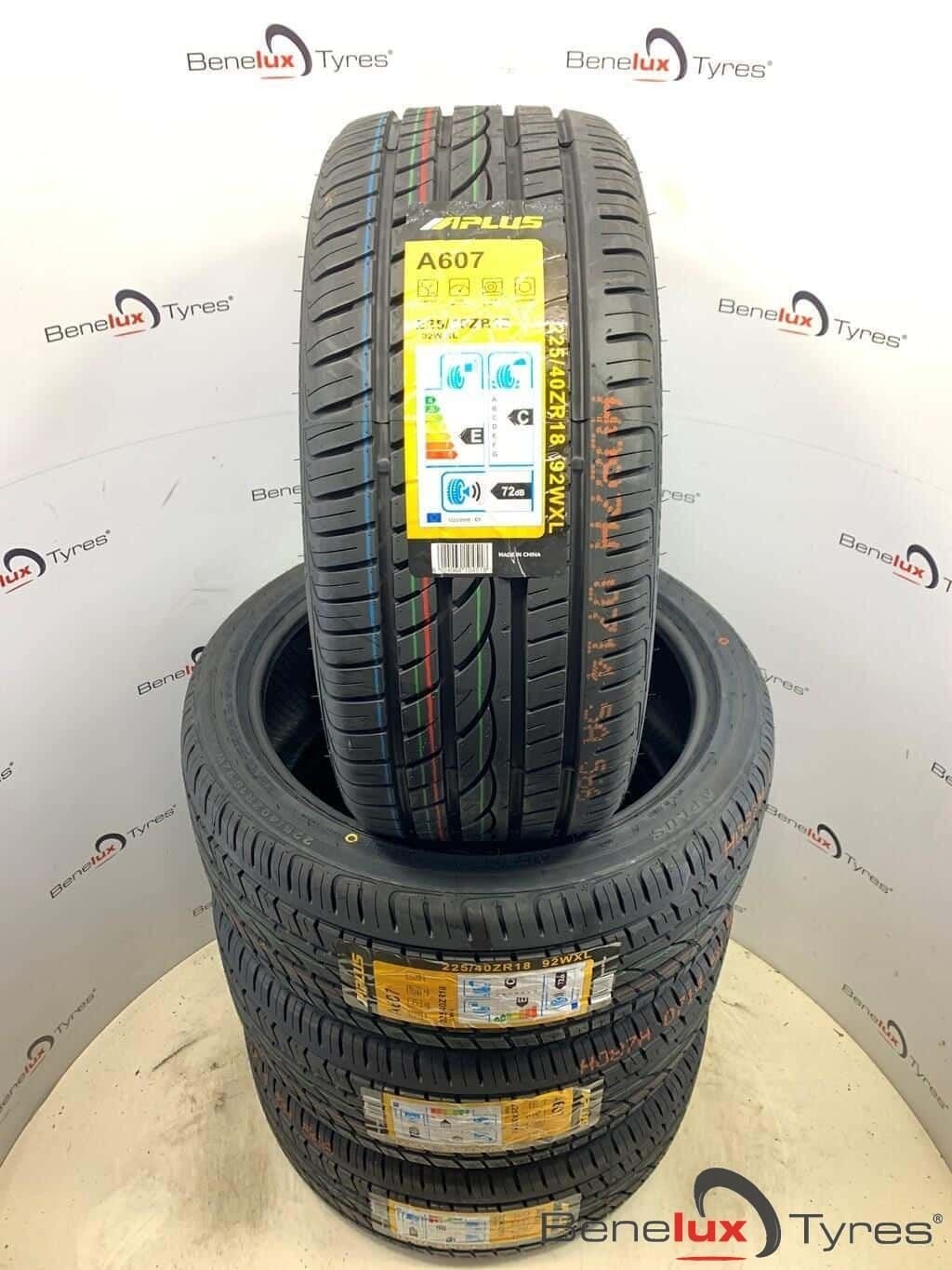 NIEUW 225/40ZR18 225/40R18 225/40 ZR18 R18 225/40/18 2254018, Auto-onderdelen, Ophalen, 18 inch, -, -