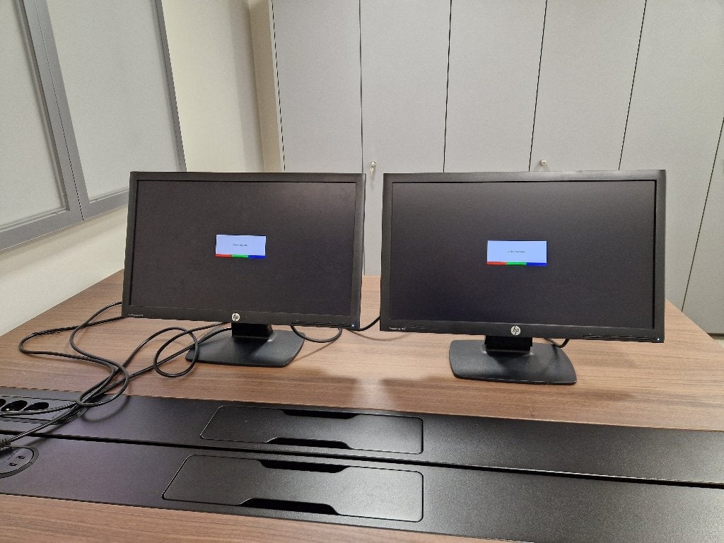 Lot 2 moniteurs Écrans PC 21,5" HP ProDisplay P221, Autres résolutions, 5 ms ou plus, Enlèvement, Inclinable