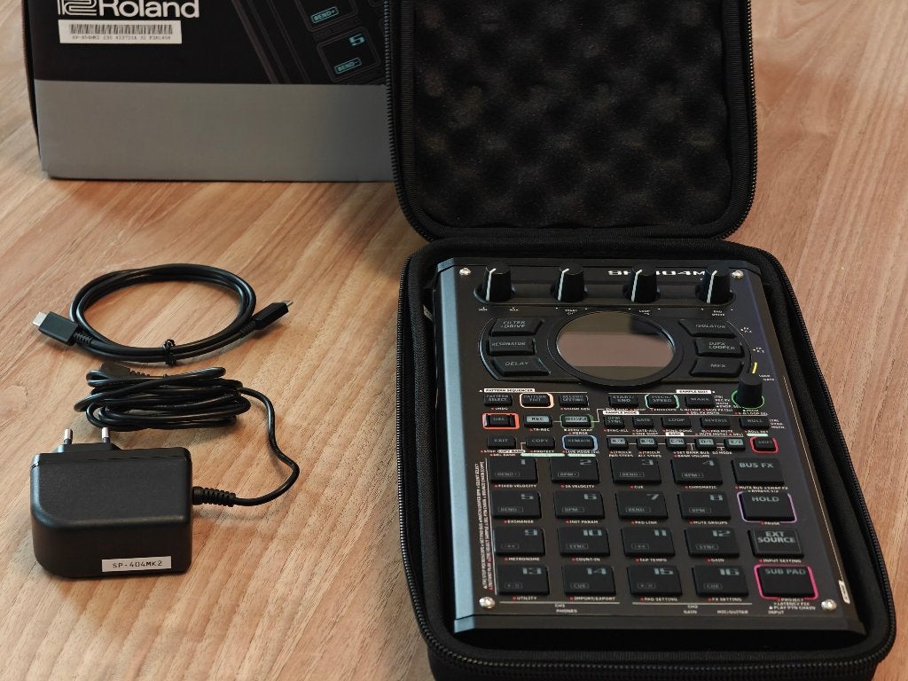 Roland SP-404 MKII — Nouveau + Étui Magma & Skin Custom, Musique & Instruments, Enlèvement ou Envoi, Neuf