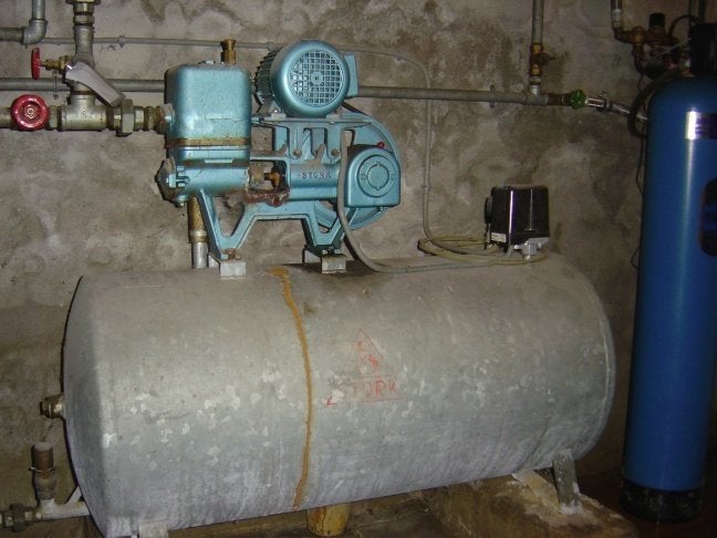 Regenwaterpomp en vat, Ophalen
