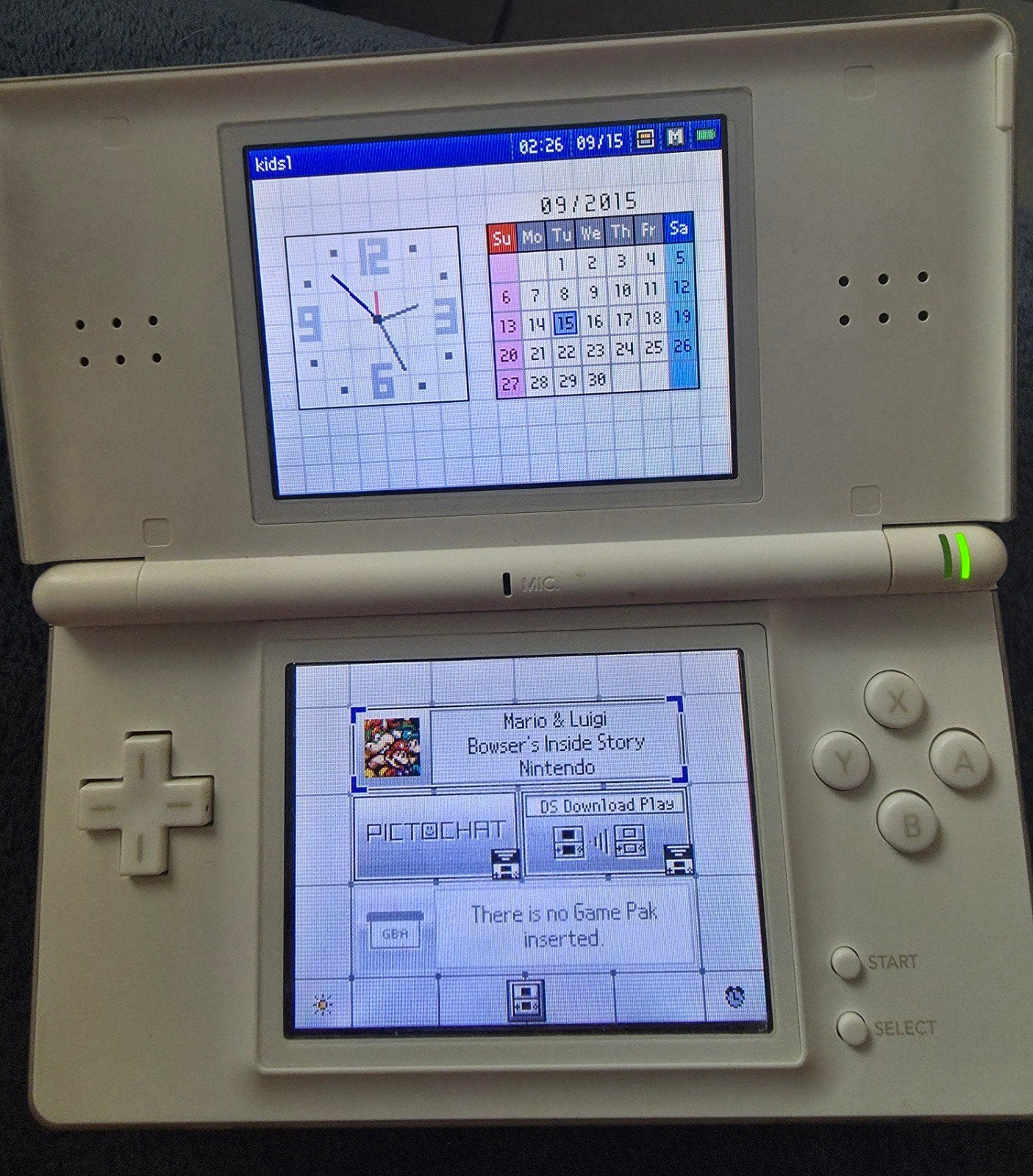 Nintendo Ds avec jeux et chargeur, Consoles de jeu & Jeux vidéo, Consoles de jeu | Nintendo DS, Comme neuf, Enlèvement, Blanc
