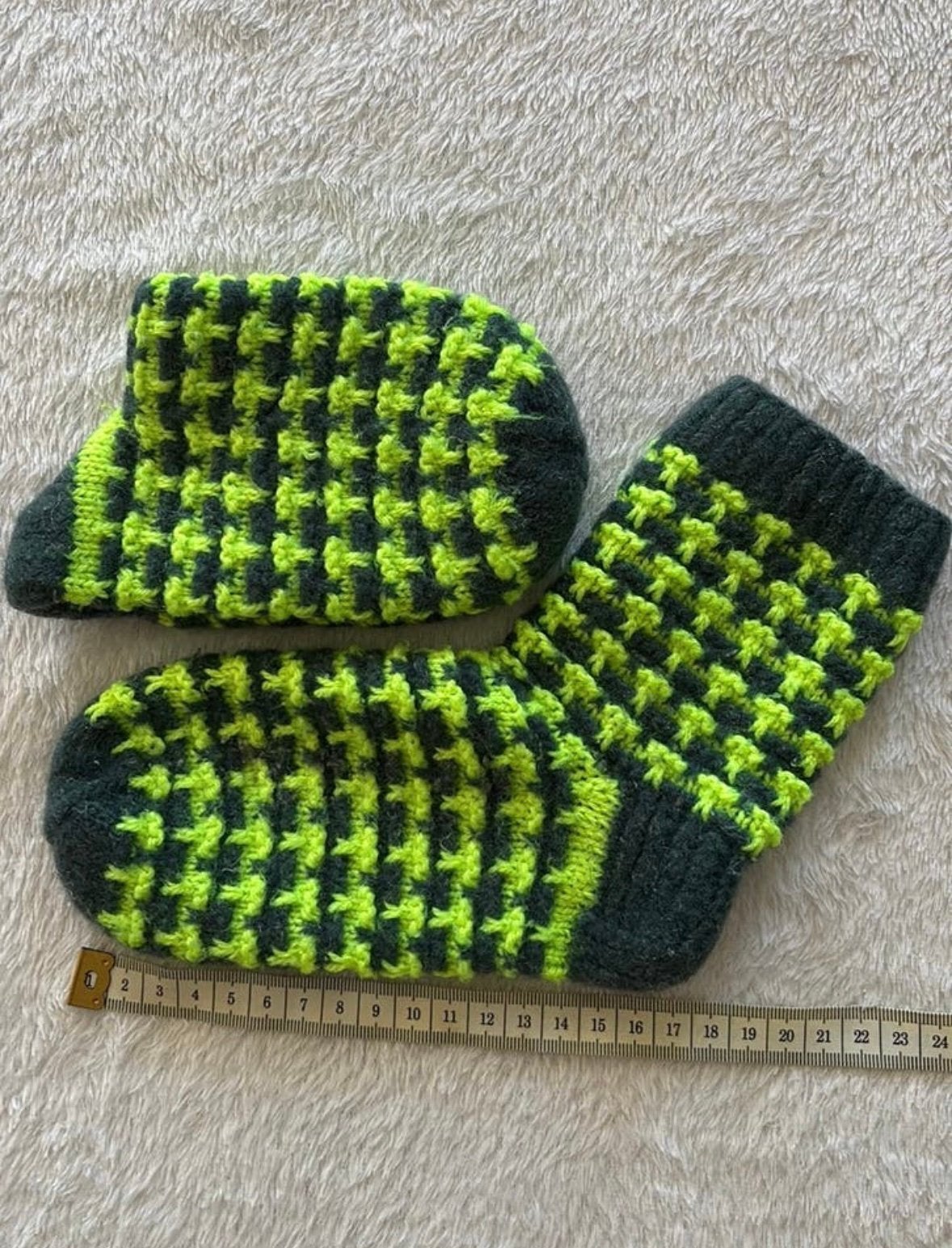 Handgemaakte gebreide sokken, Kinderen en Baby's, Babykleding | Schoentjes en Sokjes, Ophalen of Verzenden, Zo goed als nieuw