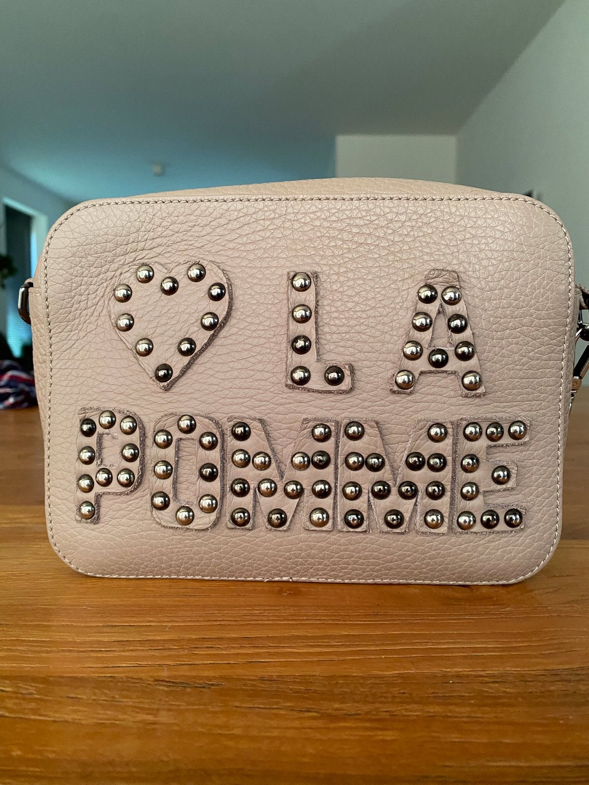 La Pomme handtas met lint in perfecte staat, Handtassen en Accessoires, Portemonnees, Ophalen of Verzenden, Zo goed als nieuw