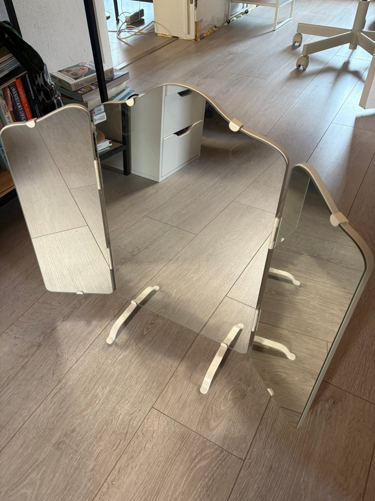 IKEA Rossared drieluik spiegel, Huis en Inrichting, Ophalen, Nieuw