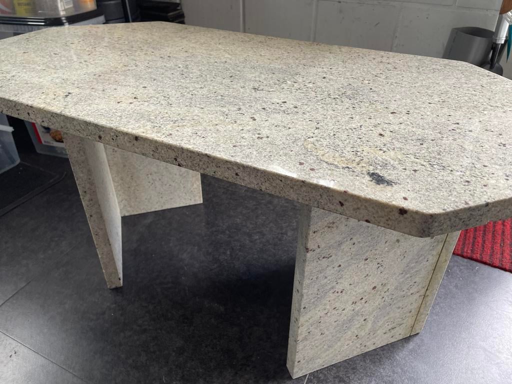 Mooie granieten salontafel, Ophalen, Zo goed als nieuw